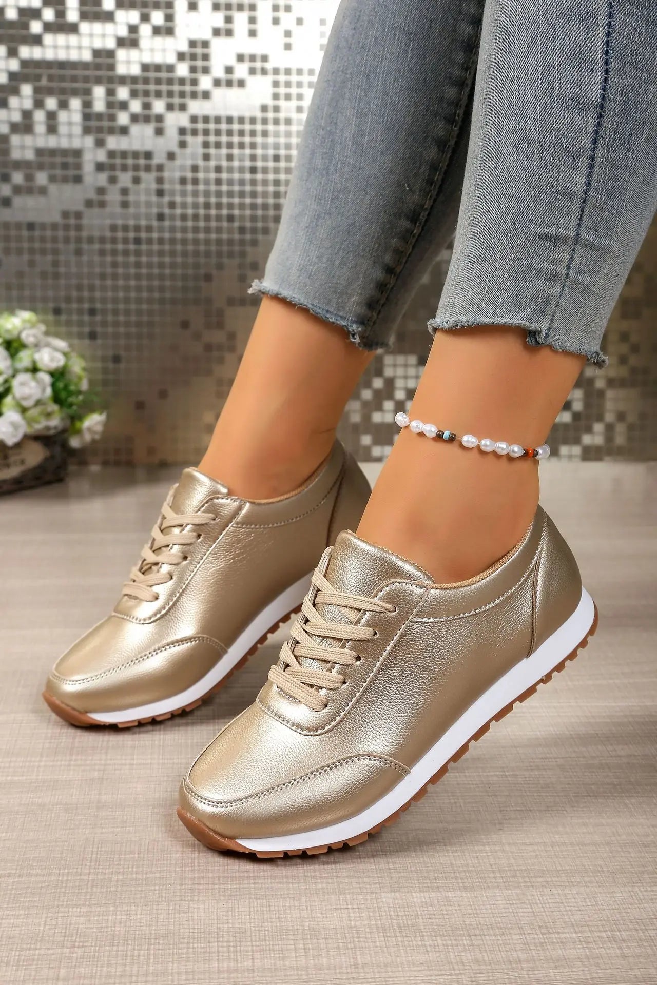 Modische niedrige Freizeitsportschuhe für Damen, Herbst 2025, vielseitig, bequem, rutschfest, mit Keilabsatz, vulkanisierte Sneaker