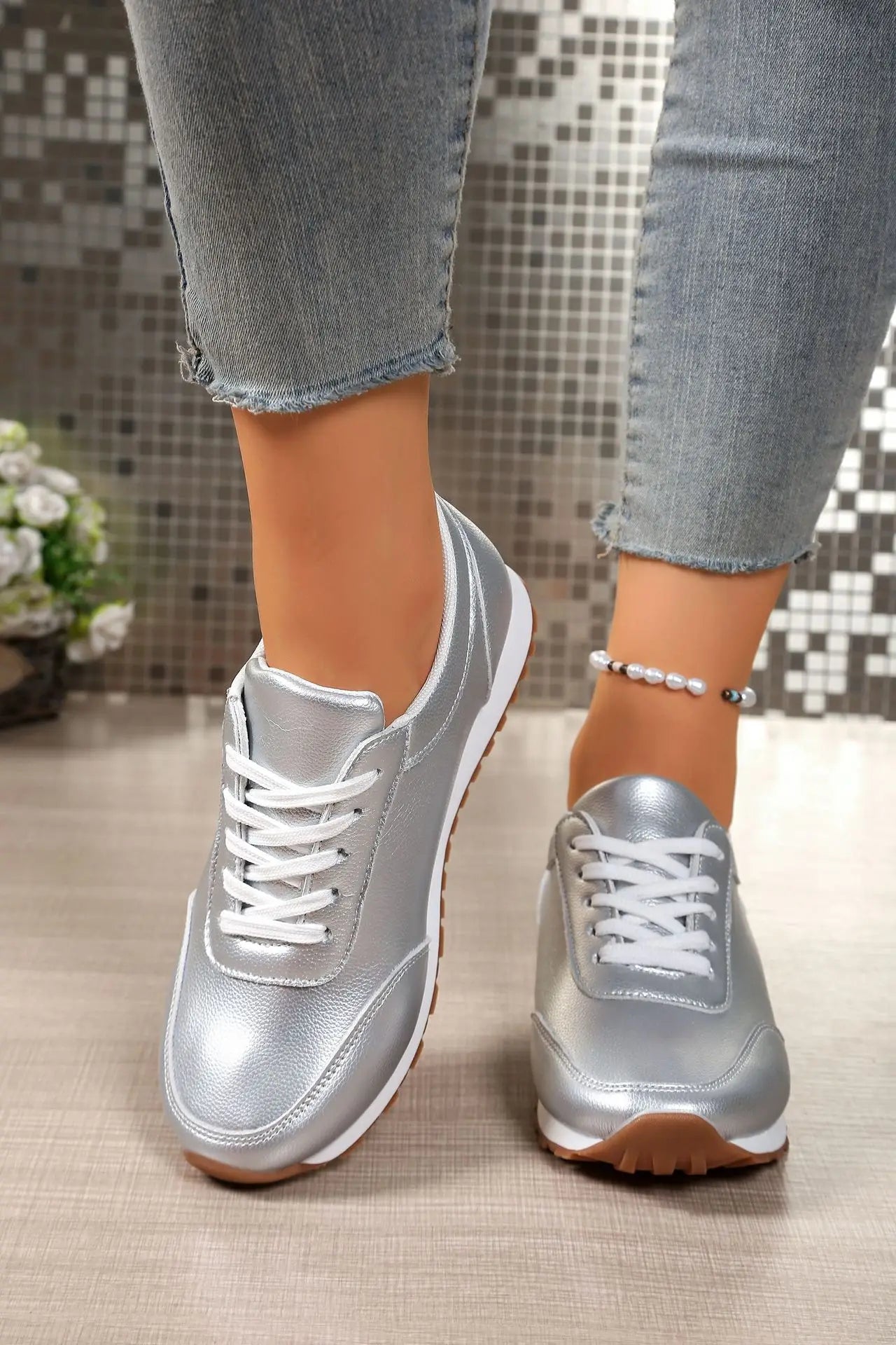 Modische niedrige Freizeitsportschuhe für Damen, Herbst 2025, vielseitig, bequem, rutschfest, mit Keilabsatz, vulkanisierte Sneaker