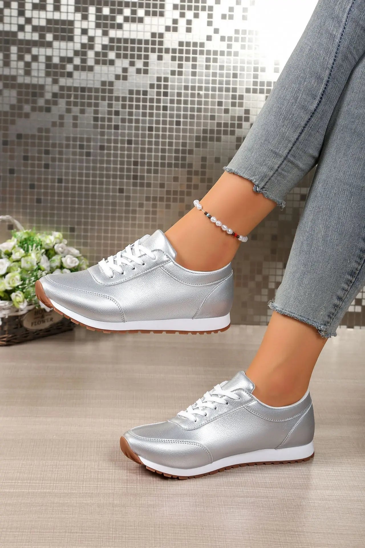 Modische niedrige Freizeitsportschuhe für Damen, Herbst 2025, vielseitig, bequem, rutschfest, mit Keilabsatz, vulkanisierte Sneaker