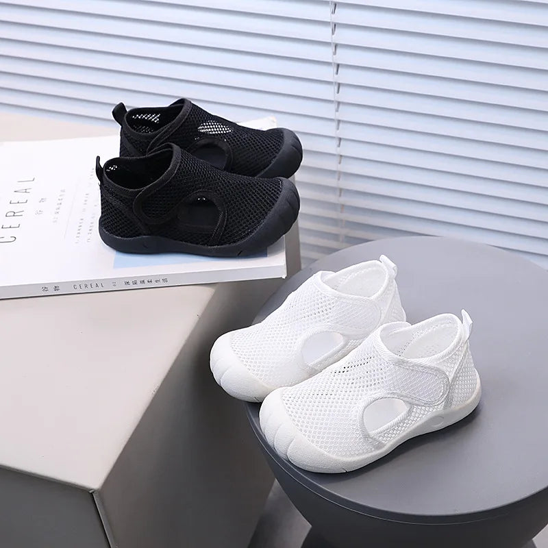 Kinder Sommer Sandalen Air Mesh Sportliche Freizeit Jungen Mädchen Freizeitschuhe Klettverschluss Rutschfeste Schwarz Weiß Kinder Sneaker 21-30