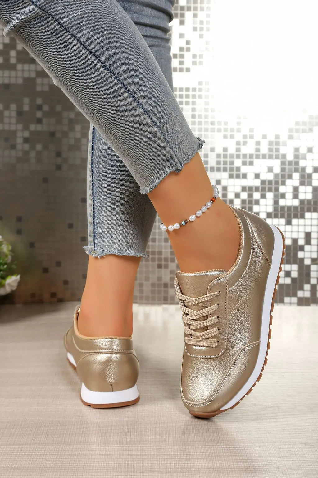 Modische niedrige Freizeitsportschuhe für Damen, Herbst 2025, vielseitig, bequem, rutschfest, mit Keilabsatz, vulkanisierte Sneaker
